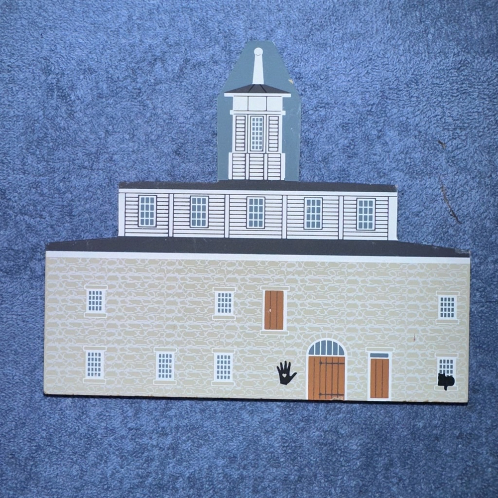 Preowned Vintage 1995 The Cat's Meow Shaker Village Series Round Barn